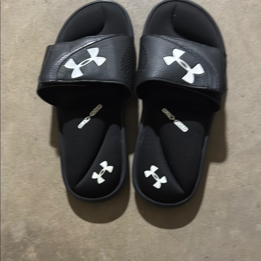 Under Armour Kids Black Slide Sandals Preowned